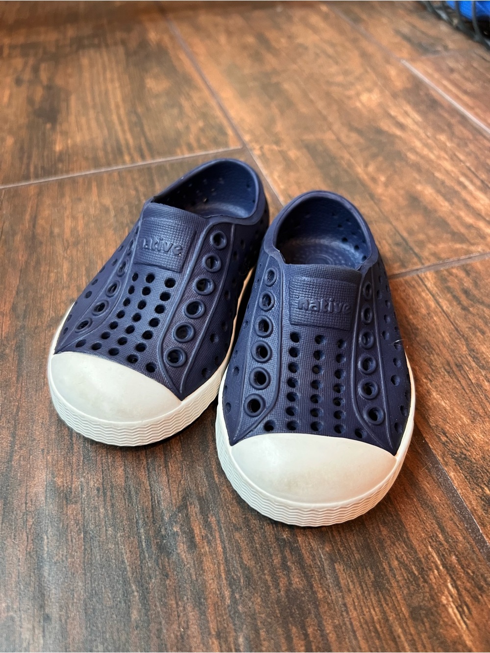 Native Kids Slip-On Shoes in Navy and White